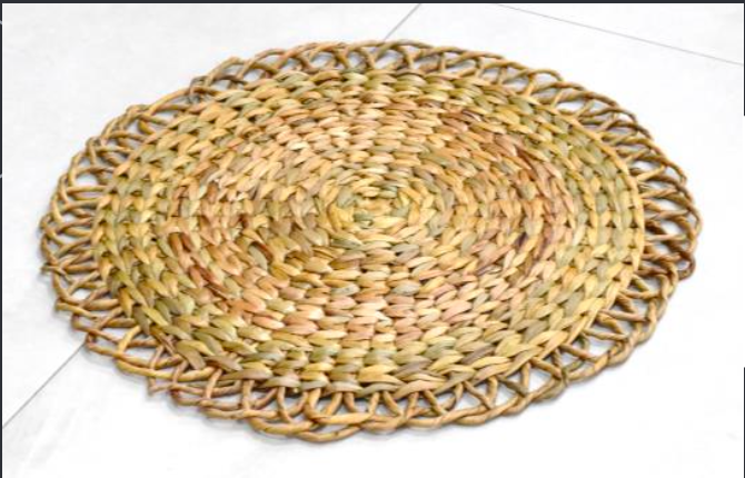 Natural Scalloped Round Placemats (Set of 2)